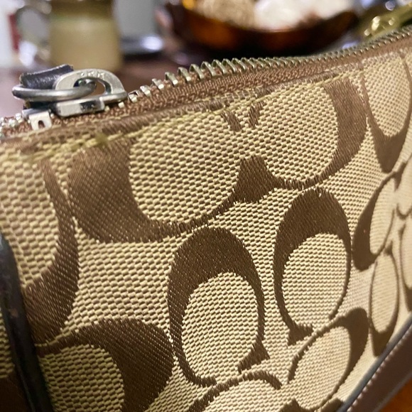 Coach * EUC - Signature Demi Bag * 9"L× 5"H × 2"D - Picture 5 of 6